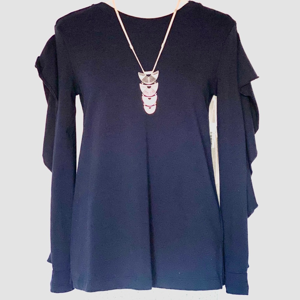 🌹HOST PICK🌹 NWT Vince Camuto Ruffled Split Sleeve Sweatshirt